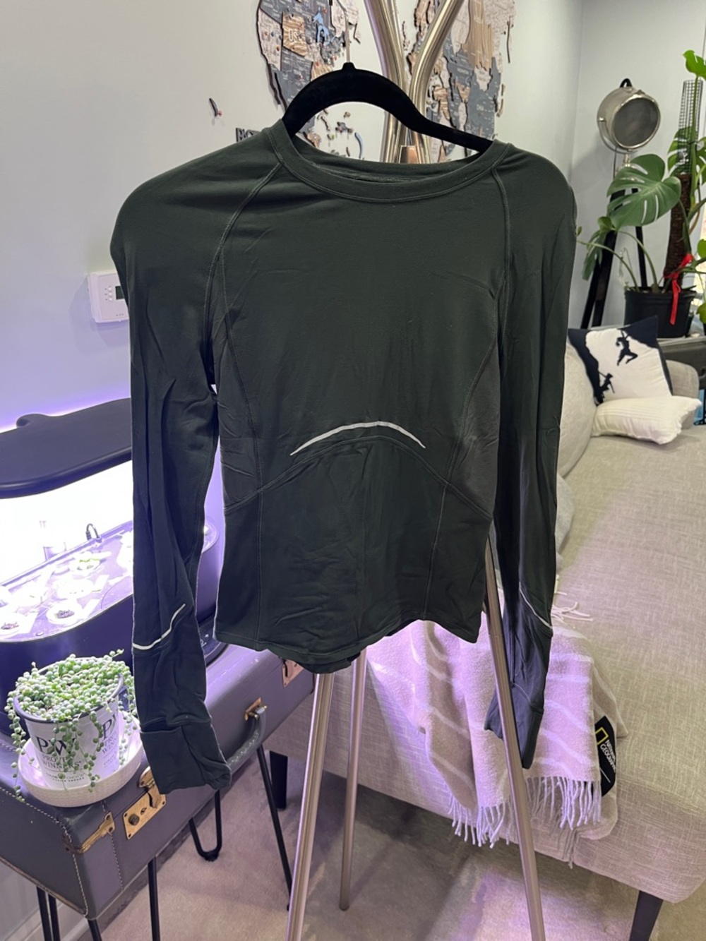 lululemon athletica dark green long sleeve top with thumbholes